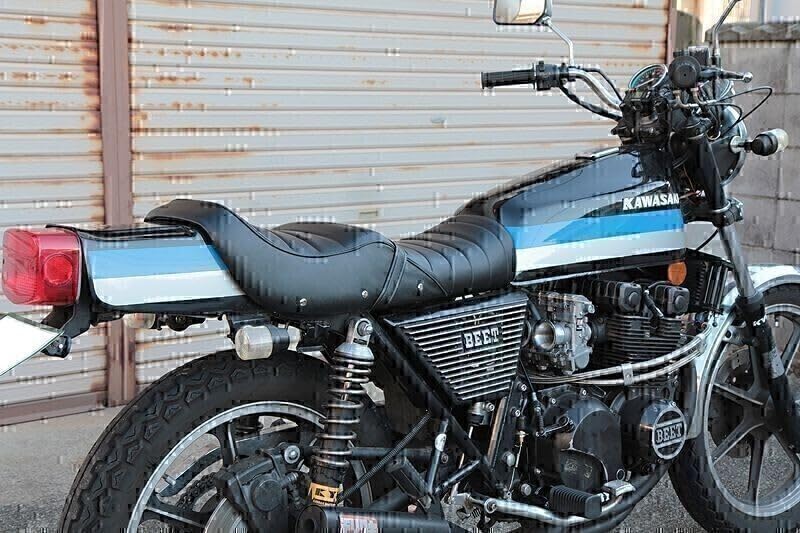 Z400FX 純正風 黒 型押し シート⁄タックロールシート Z400J